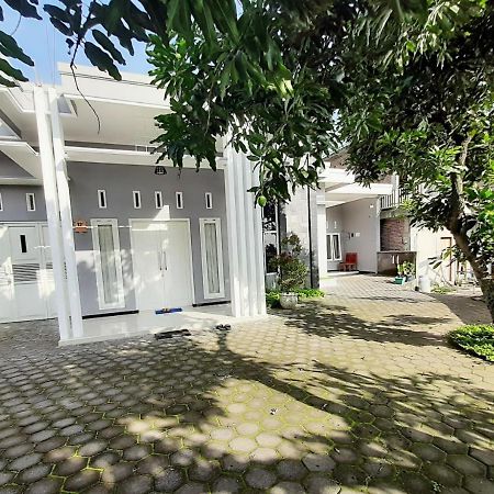 Villa Monesa Tretes Pasuruan Εξωτερικό φωτογραφία